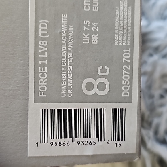 FORCE 1 LV8 TD 'CHINESE NEW YEAR - UNIVERSITY GOLD' - Picture 9 of 10